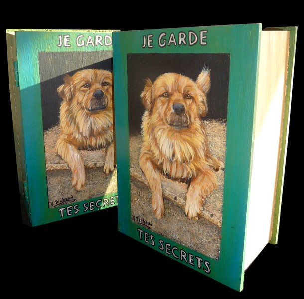 boite livre chien pour jumeaux - peinture sur bois copyright virginie trabaud